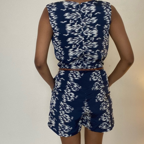 Mast & harbour playsuit jumpsuit navy blue white pattern, belt loops, pockets. - Picture 4 of 6